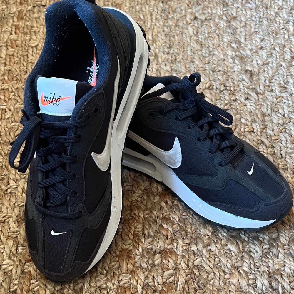 Nike Sportswear Air Max Dawn Women's Trainer